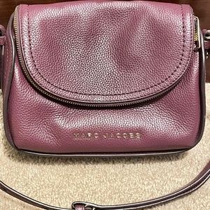 Marc Jacobs The Groove Leather Mini Messenger Bag In Purple